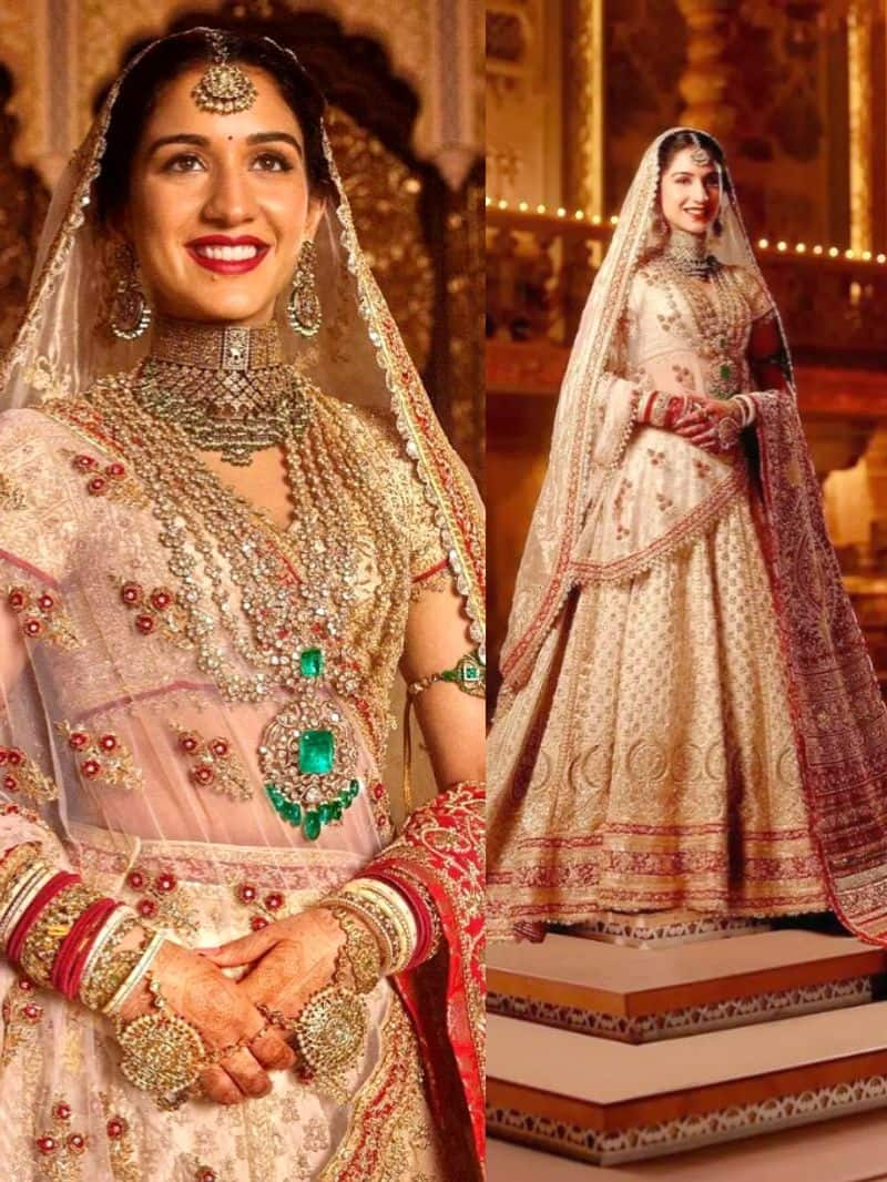 anant ambani radhika merchant wedding. bride look out 