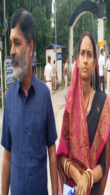 <p>उत्तर बिहार मुक्ति सेना के कमांडर रहे शंकर सिंह इससे पहले LJP के टिकट से फरवरी 2005 से नवंबर 2005 तक रुपौली से ही 10 महीने विधायक रह चुके हैं। </p>

<p> </p>
