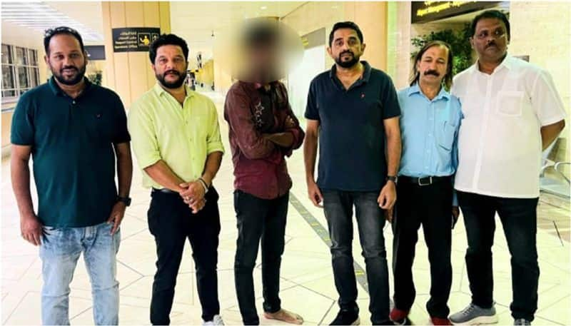 missing malayali man found at riyadh airport 