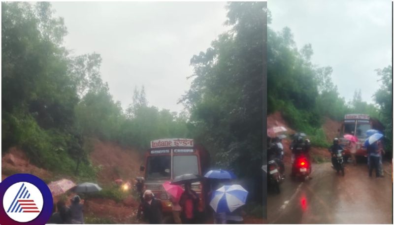 Bengaluru Honnavar highway side Hill collapse Motorists scrambling from heavy traffic jam sat