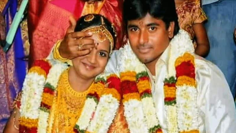 Actor Sivakarthikeyan Aarthi marriage photos goes viral on wedding anniversary Rya