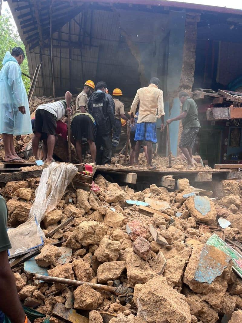 Karnataka rain Uttara Kannada Ankola Hill collapse on National Highway 7 people missing sat