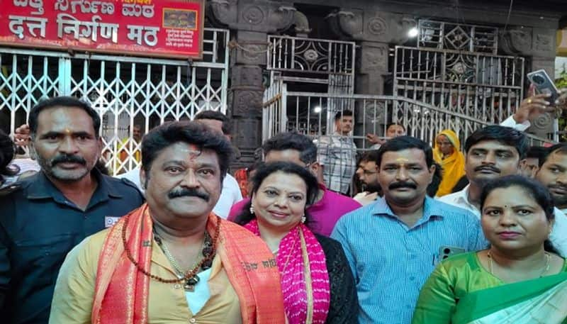 bjp rajya member jaggesh visited to  Ganagapur Dattatreya Temple at kalaburagi grg 