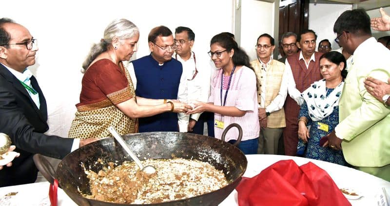 Finance Minister Nirmala Sitharaman distributed halwa to members of Budget Press and other staffs sgb