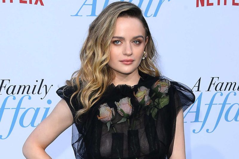 joey king reveals she has perioral dermatitis