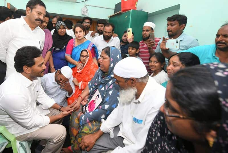 Palnadu district: YS Jagan visits family of YCP activist GVR