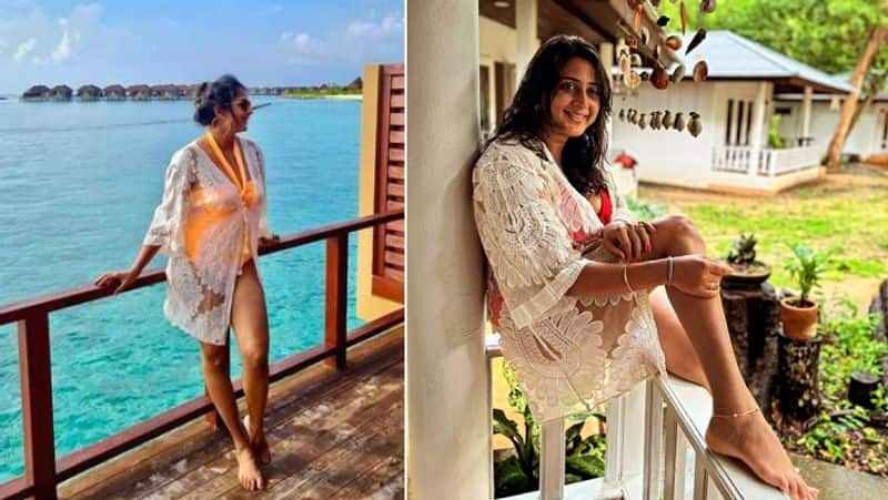 Ethirneechal serial actress Kaniha chilling in bikini during her vacation gan