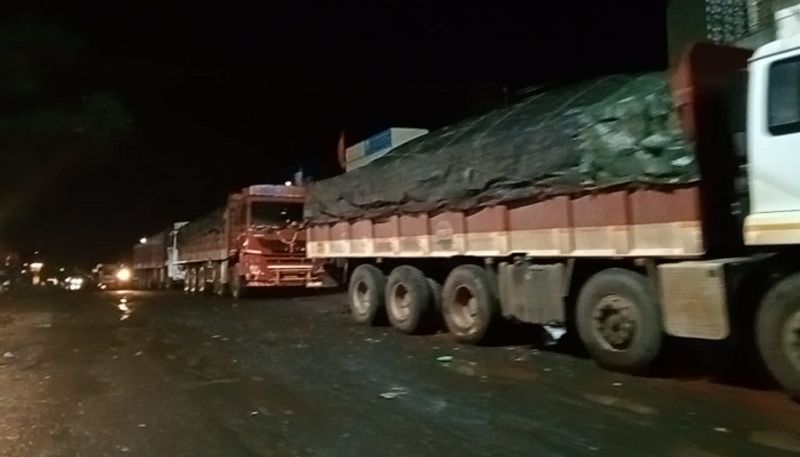 Karnataka Heavy vehicles restricted on Belagavi Chorla ghat route amid hefty rainfall vkp