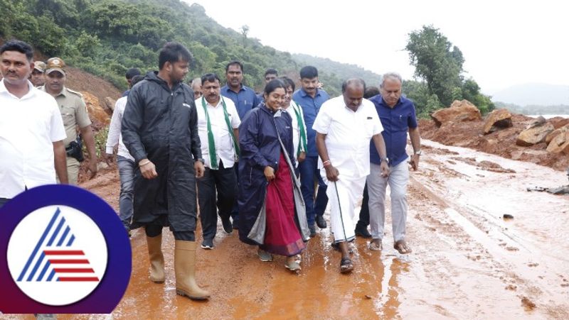 Ankola landslidecase Union Minister HD Kumaraswamy visits in shirur at uttra kannada rav