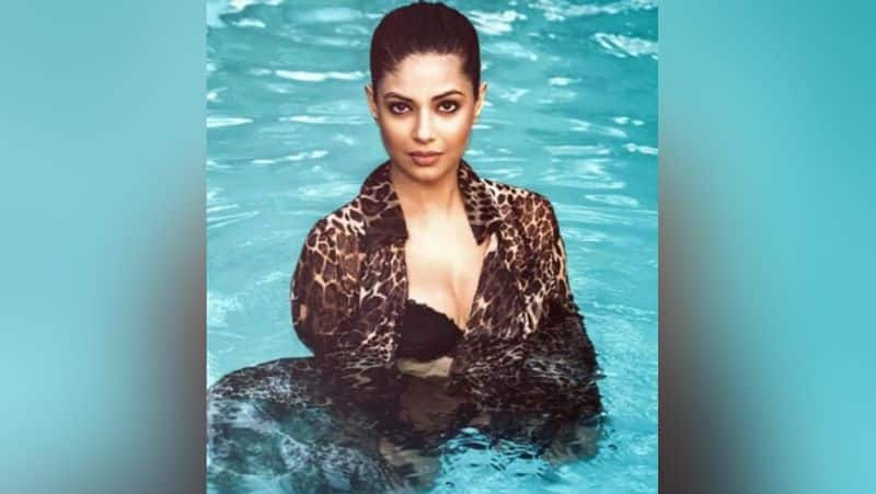 meera chopra ordered director to bring mineral water for bath during jambavan movie shoot gan