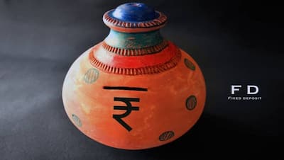 सरकारी स्कीम्स:  POTD vs Bank FD में बेहतर कौन?- किसमें मिलता है ज्यादा रिटर्न, चेक डिटेल