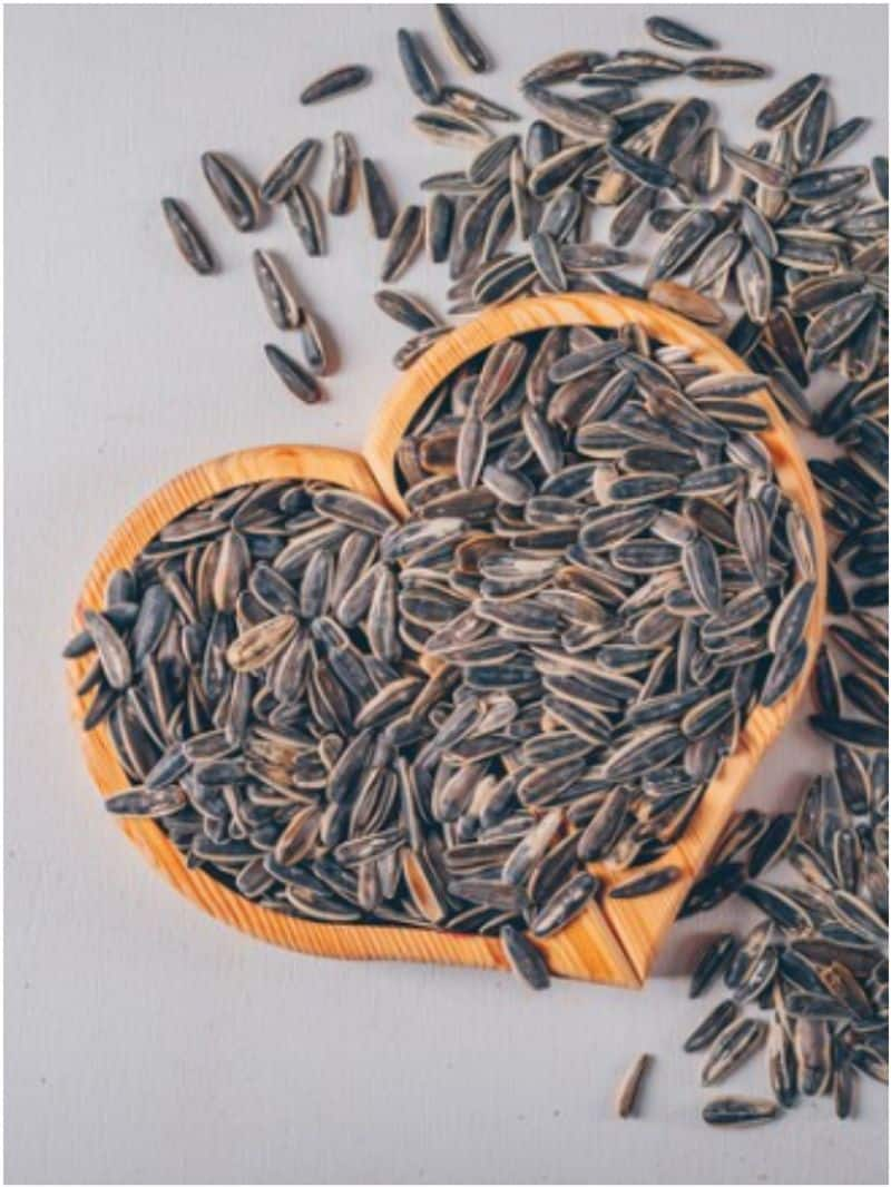 6 Ultimate benefit of eating sunflower seeds NTI