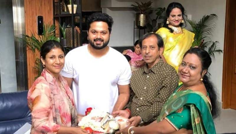 Serial Actress Alya Manasa reunited with her family on husband birthday ans