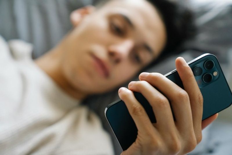 Pornography can be more rewarding than gaming or money for men, reveals recent study snt