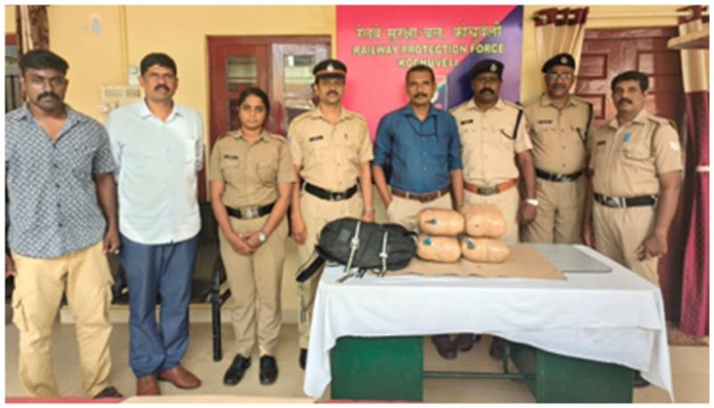 Eight kilogram Ganja seized from Fifth platform of Kochuveli Railway station