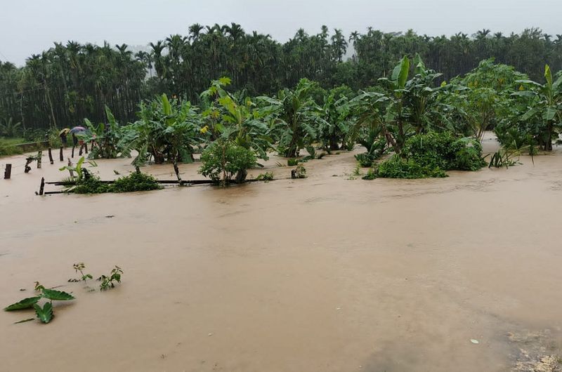 More than 100 crores loss in Chikkamagaluru due to Monsoon rains gvd