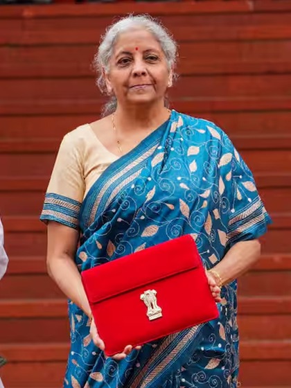 <p>बजट 2024 में ऐलान किया गया है, बिहार में पटना-पूर्णिया एक्सप्रेस-वे बक्सर भागलपुर एक्सप्रेस-वे के साथ बोधगया,वैशाली, दरभंगा बक्सर के पास गंगा के ऊपर टू लेन हाइवे का निर्माण होगा। </p>
