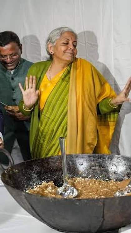 सरकारी इन लोगों को देगी पहले महीने की सैलरी