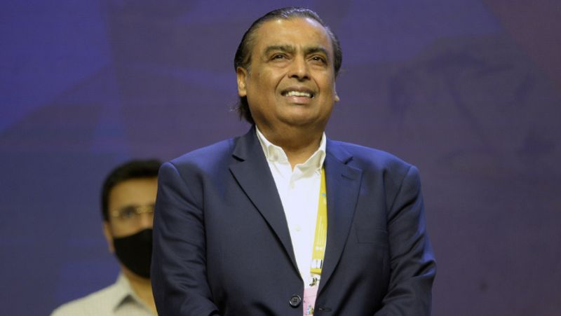 Mukesh ambani announces affordable 4 recharge plan for jio customers ckm