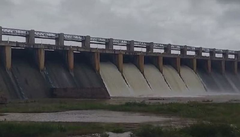 tungabhadra reservoir is almost full at hosapete in vijayanagara grg 