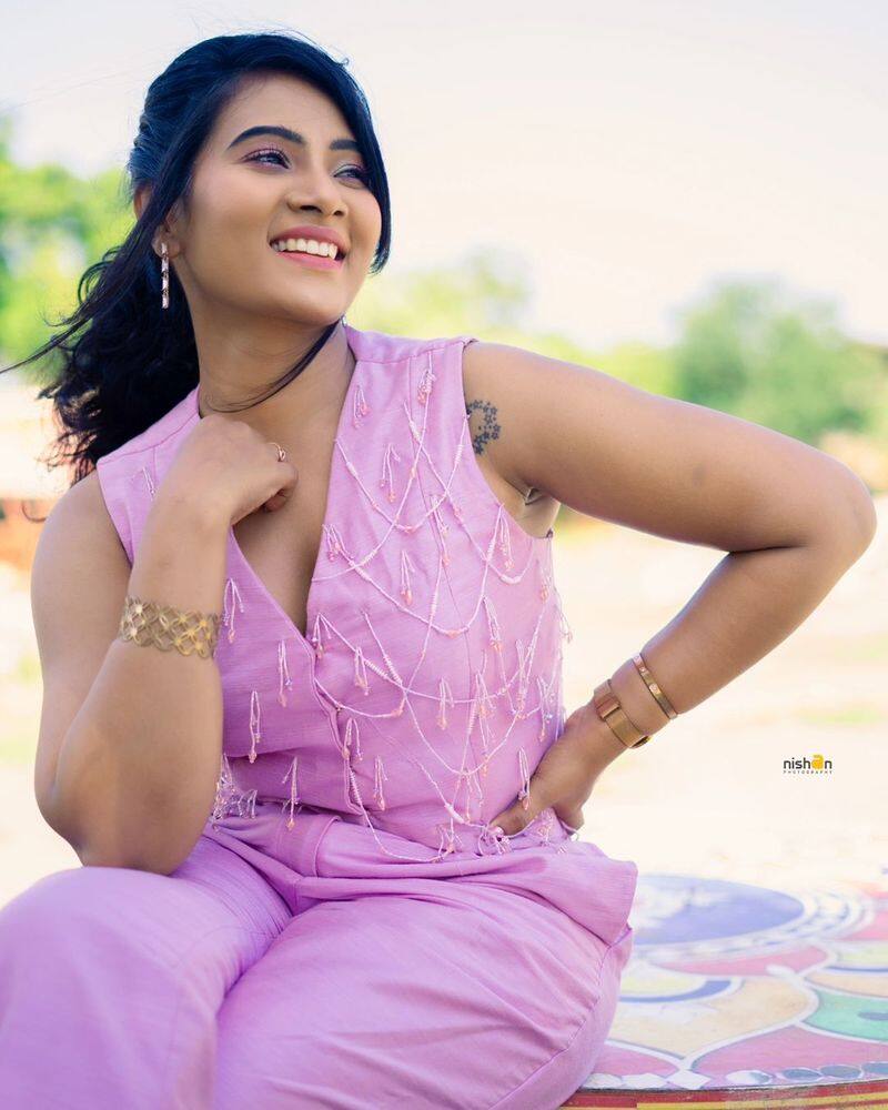 actress dhivya duraisamy recent photos gone viral vel