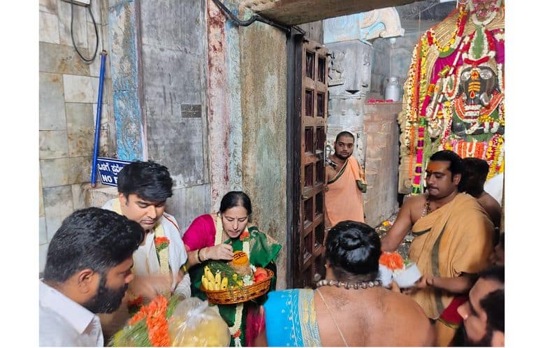 Bhavani Revanna and Suraj visit Kurudumale Vinayaka temple Warning not to take photos gvd