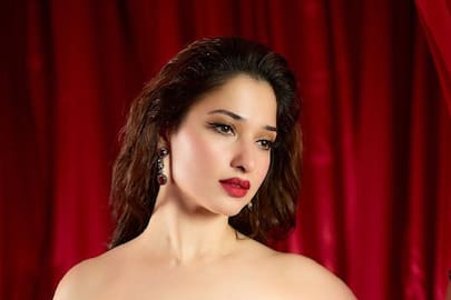 stree 2 actress Tamannaah Bhatia Latest blouse design for party wear