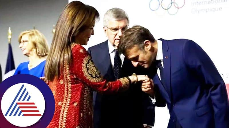 French President Emmanuel Macron Welcomes Nita Ambani Photo Viral roo