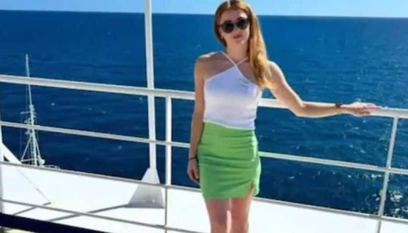 Ellen Hardie woman who living in cruise ships for two years