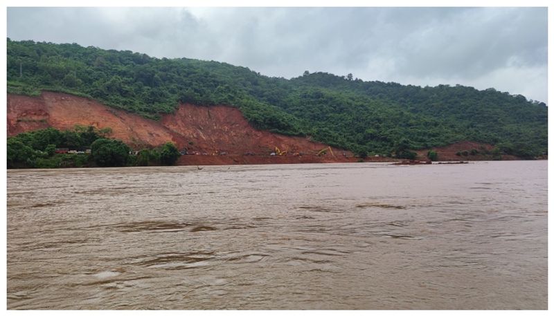 Lorry jack found in Gangavali river at ankola in uttara kannada grg 