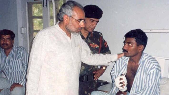 Narendra Modi with Injured Soldier