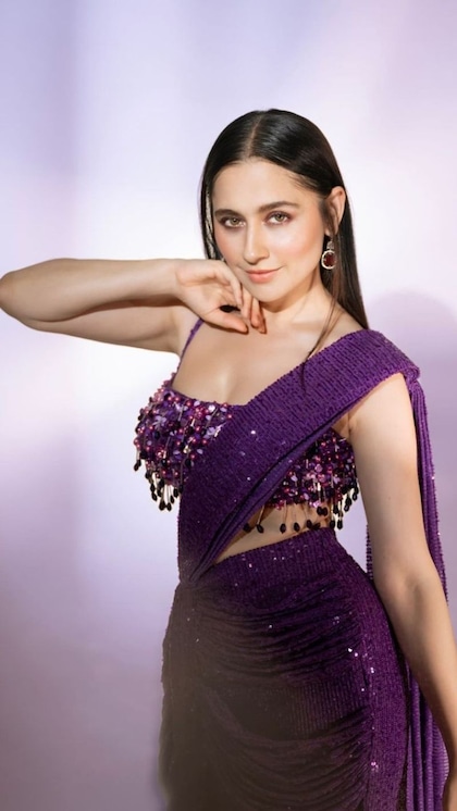 रक्षाबंधन में लगेंगी तीखी मिर्च,स्टाइल करें Sanjeeda Sheikh के Blouse