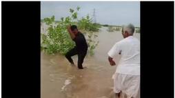 Viral Video: Father-Son dances in Kutch captures heart amid Gujarat's flood crisis [WATCH]