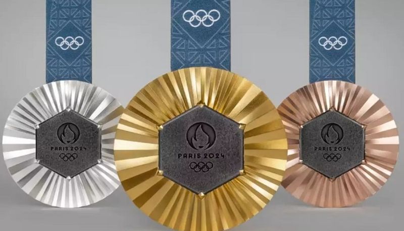 How much does an Paris olympics 2024  gold medal cost san