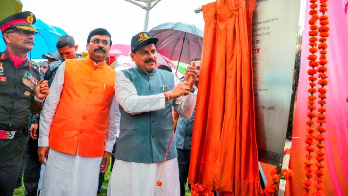 Mohan-Yadav-pay-tribute-to-Martyrs-at-Shaurya-Smarak-Bhopal