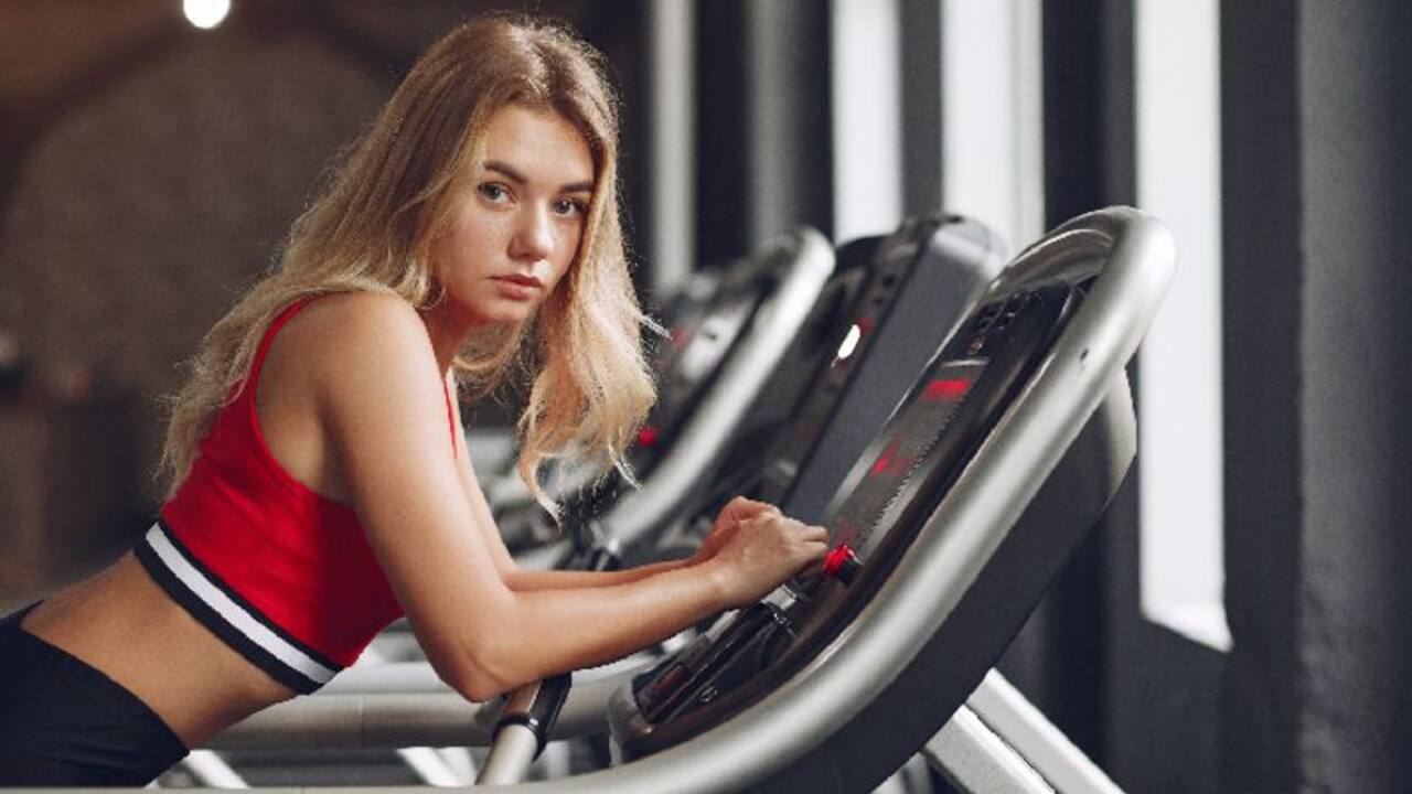 Gym के सिंपल हैक से 48KG वेटलॉस, गजब है ब्रिटिश लड़की का ट्रेडमील Weight loss फॉर्मुला 