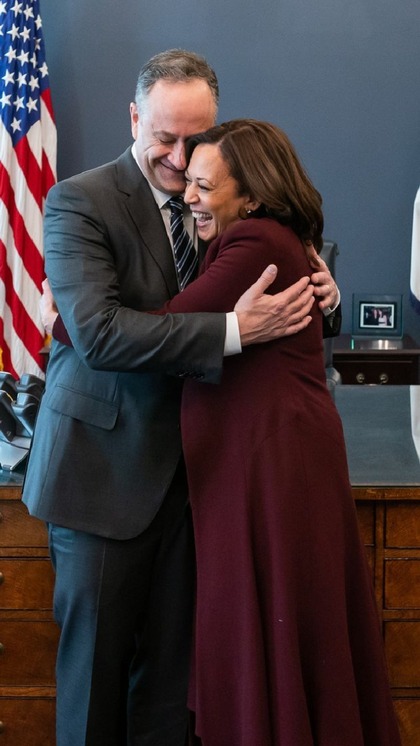 ब्लाइंड डेट से जीवनभर का साथ, दिलचस्प है Kamala Harris की लव स्टोरी