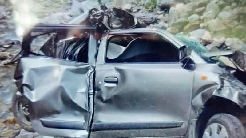 5 Children Among 8 Killed After Car Falls Into Gorge In jammu tvk