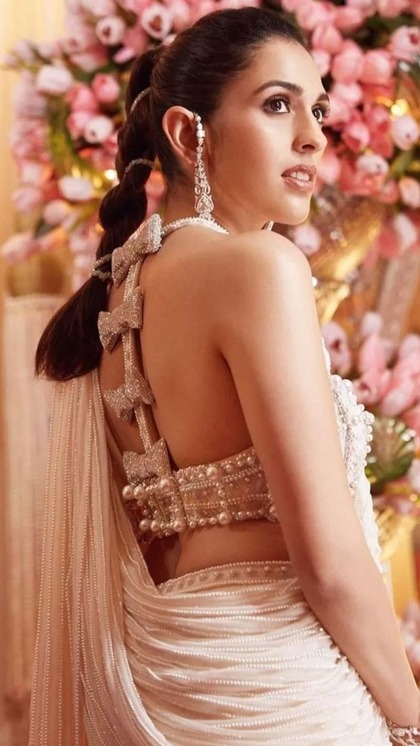 साड़ी में जान डाल देंगे 8 Trendy Back Blouse, बैकलेस पड़ जाएगा फींका