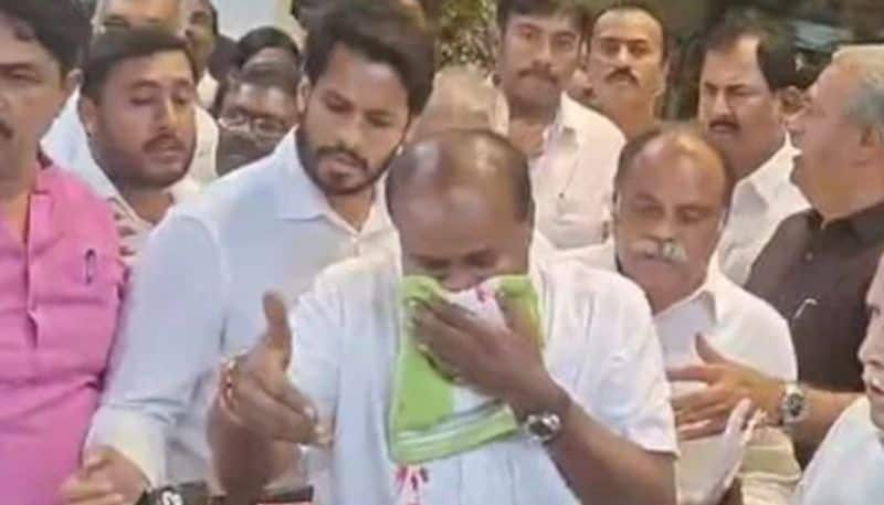 Union minister HD Kumaraswamy hospitalised after nasal bleeding at press conference vel