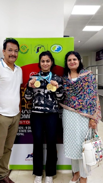 <p>हरियाणा के झज्जर के गोरिया में 18 फरवरी 2002 को पैदा हुई मनु ने फ्रांस के पेरिस में चेटौरॉक्स शूटिंग सेंटर में आयोजित महिलाओं की 10 मीटर एयर पिस्टल फाइनल में तीसरे स्थान पर थीं। <br />
 </p>
