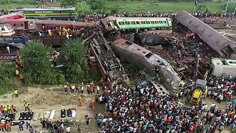 List of Major Train Accidents  in last ten years see details gow