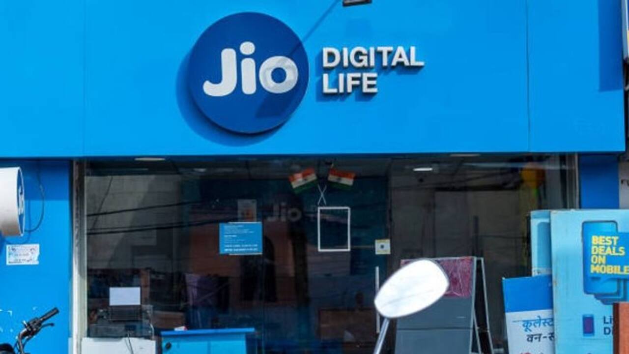 लेटैस्ट ऑफर:  Reliance Jio का 336 दिन वैलिडिटी वाला किफायती प्लान,  जानें क्या हैं फायदे