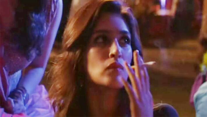 Adipurush actress Kriti sanon smoking video with sister in greek viral vcs