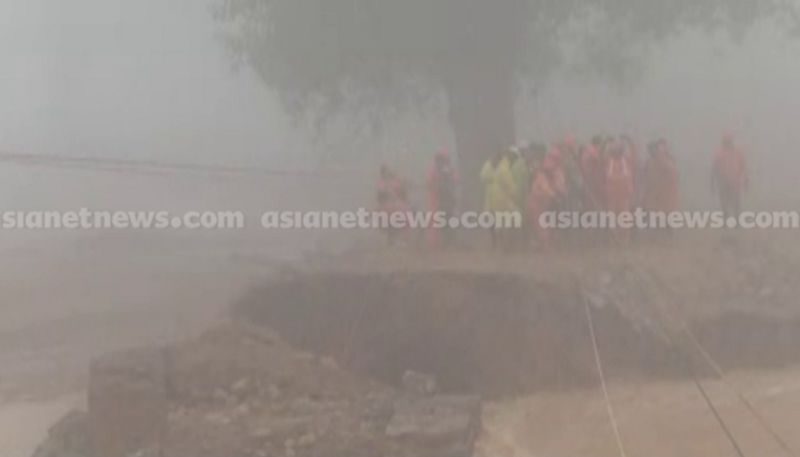 Wayanad landslides Heavy fog creates challenge in Chooral Mala 