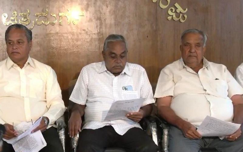 lakhs of rupees embezzlement in the prestigious chitradurga city club of former CM S Nijalingappas time gvd