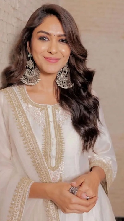 भाभियां पूछेंगी दाम,जब राखी 2024 पर पहनेंगी 8 Trendy Earrings