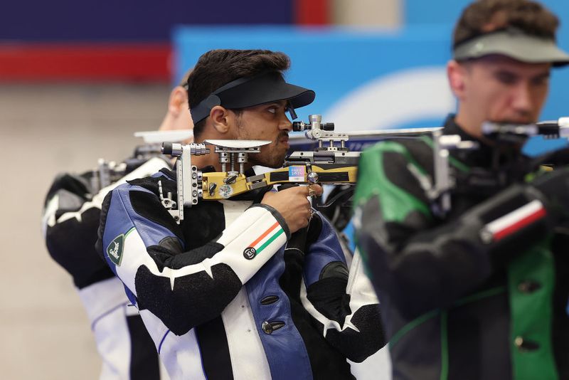 Indian Shooter Swapnil Kushal picks up a bronze medal in the men's  50m rifle 3 positions final and this is India's 3rd Medal rsk