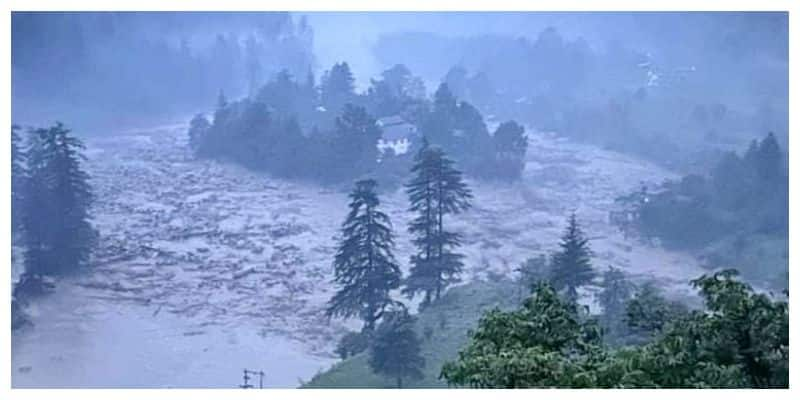 Cloudburst and heavy rain incessant tears in North India to; 32 people lost their lives in 7 states