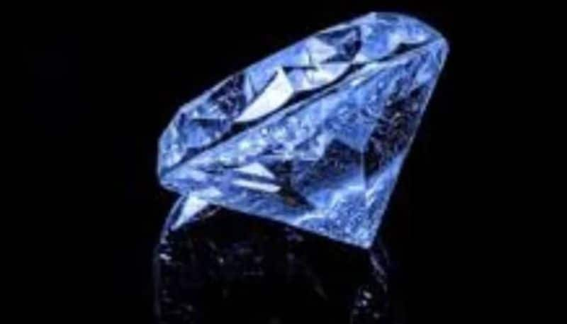 daily wager found 80 lakhs diamond in Madhya pradesh  